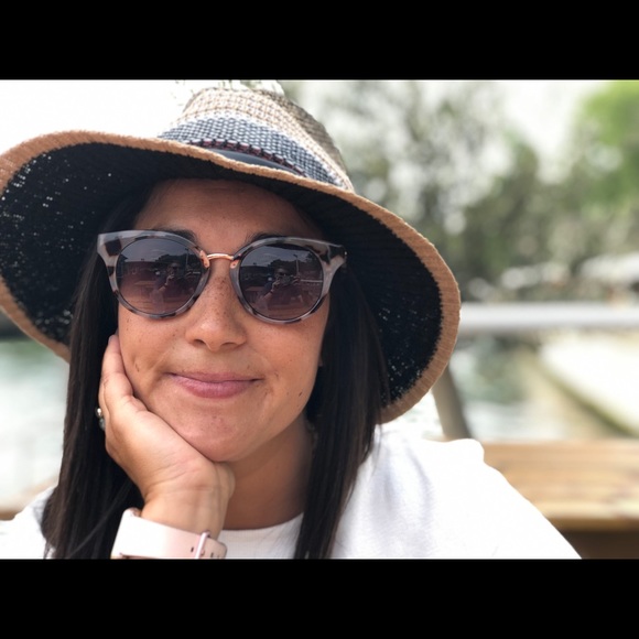 Hello, I’m Samantha! - Picture 2 of 6